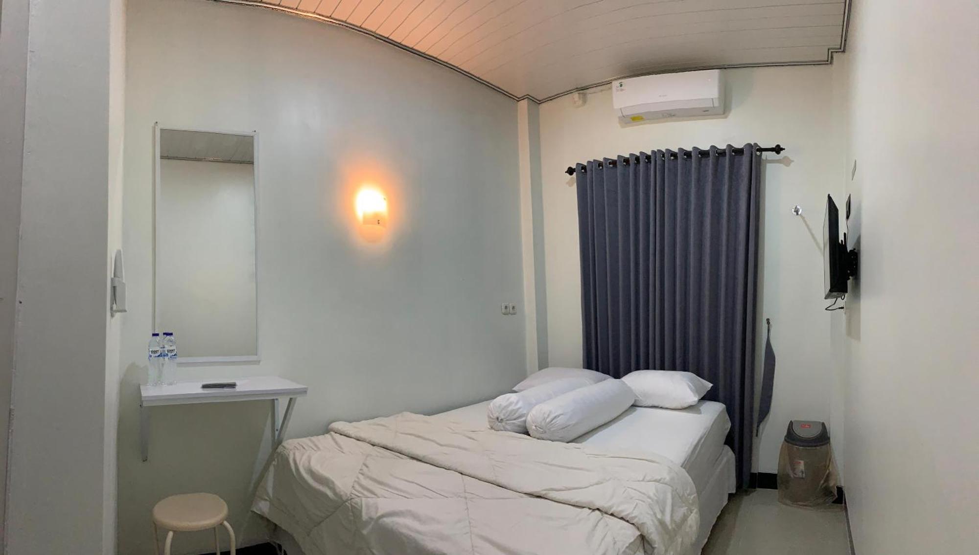 Kusuma Raya Guest House Srondolwetan Exterior foto