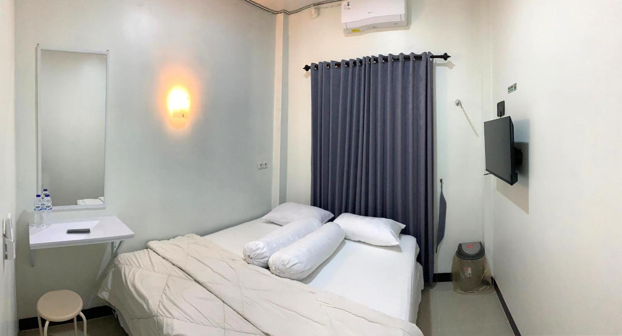 Kusuma Raya Guest House Srondolwetan Exterior foto